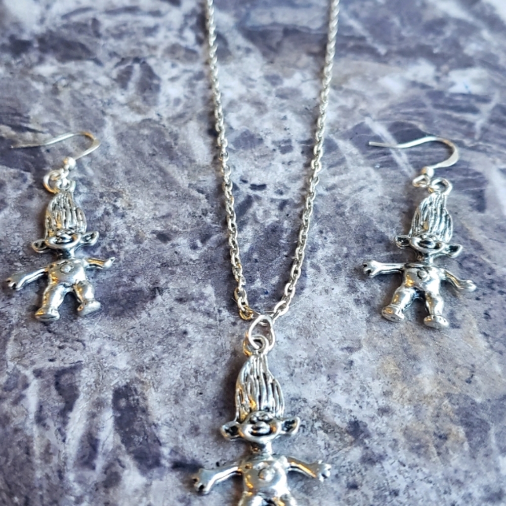Trolls troll trollz doll necklace and earring set